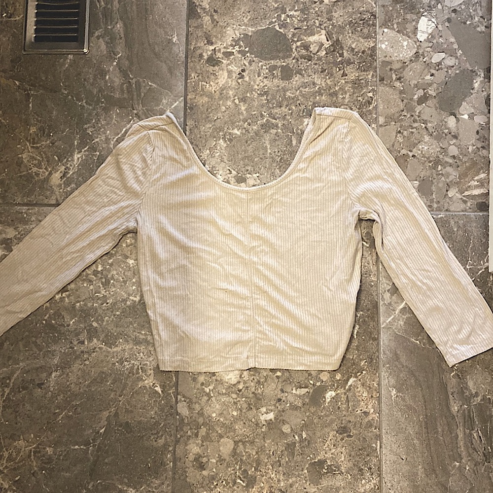Beige ribbed long sleeve crop top
